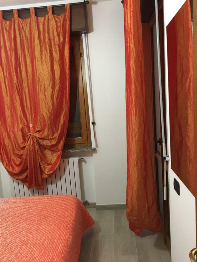 ノヴァーラAccogliente Bilocaleアパートメント エクステリア 写真